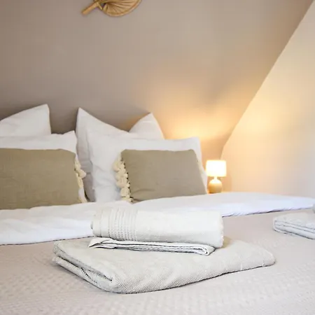 Apartment Boho-apartment - Feel Like Home, Tiny Bathroom & Garage, 60m2 *
