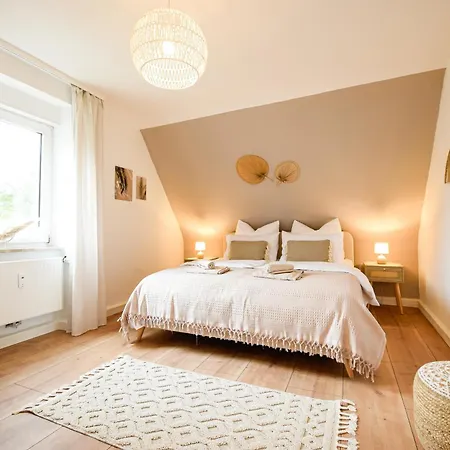 Apartment Boho-apartment - Feel Like Home, Tiny Bathroom & Garage, 60m2