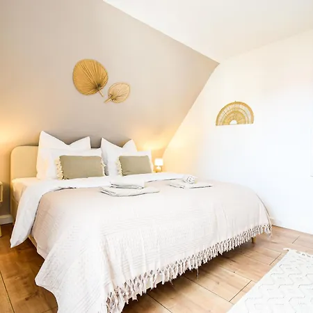 Boho-apartment - Feel Like Home, Tiny Bathroom & Garage, 60m2 Muhlacker
