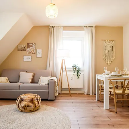 Apartment Boho-apartment - Feel Like Home, Tiny Bathroom & Garage, 60m2 *
