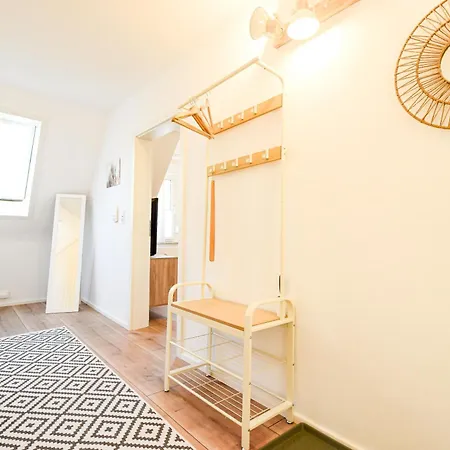 Apartment Boho-apartment - Feel Like Home, Tiny Bathroom & Garage, 60m2