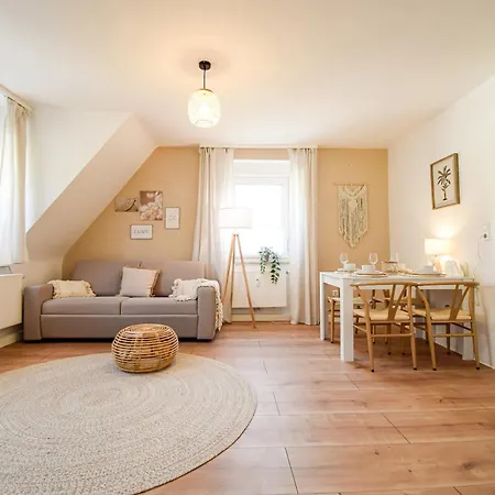 Apartment Boho-apartment - Feel Like Home, Tiny Bathroom & Garage, 60m2 *