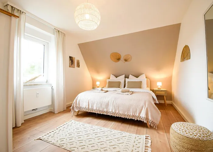 Apartment Boho-apartment - Feel Like Home, Tiny Bathroom & Garage, 60m2