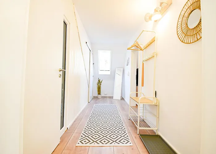 Apartment Boho-apartment - Feel Like Home, Tiny Bathroom & Garage, 60m2 *